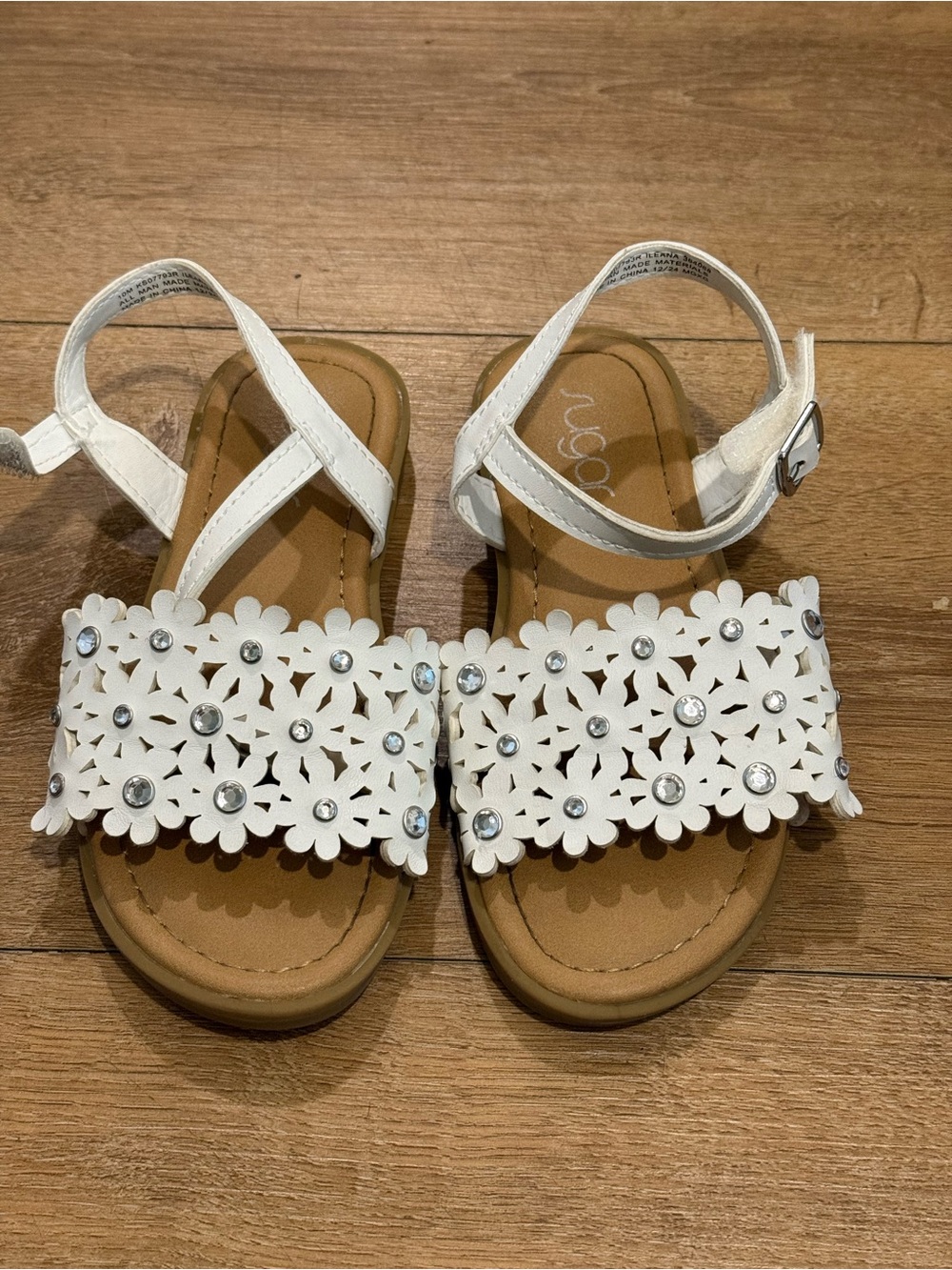 ⭐ 5/$20⭐️ Sugar Girls White Floral Rhinestone Sandals Size 10